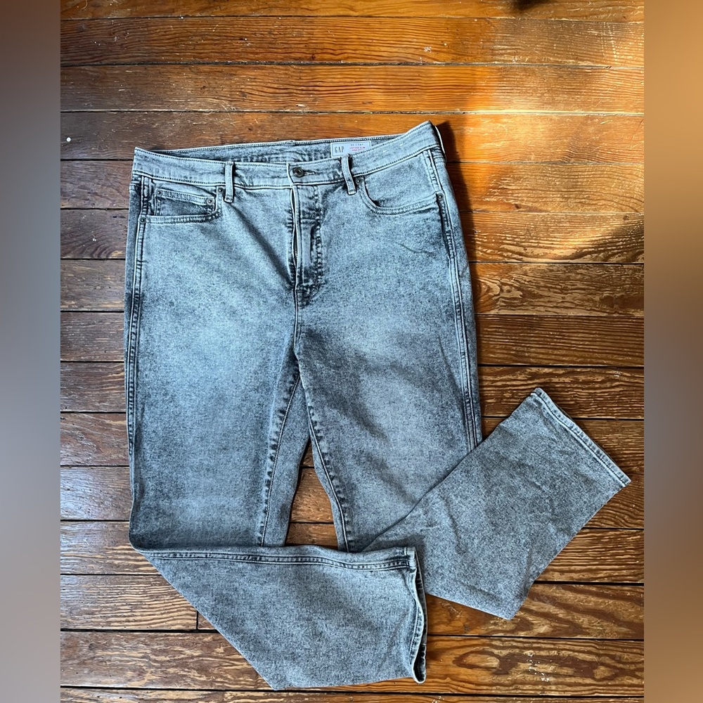GAP Women's Sz 32 (14 R) Vintage Slim High Rise Washed Gray Straight-Leg Jeans